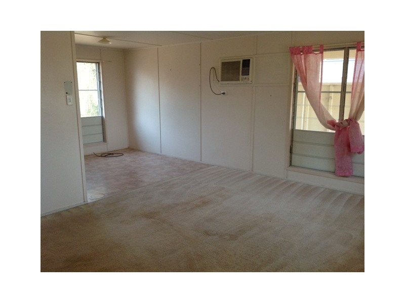 7  Oak Street, Blackwater QLD 4717