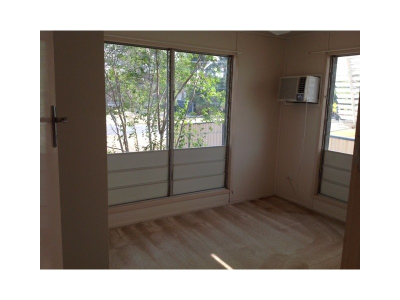 7  Oak Street, Blackwater QLD 4717