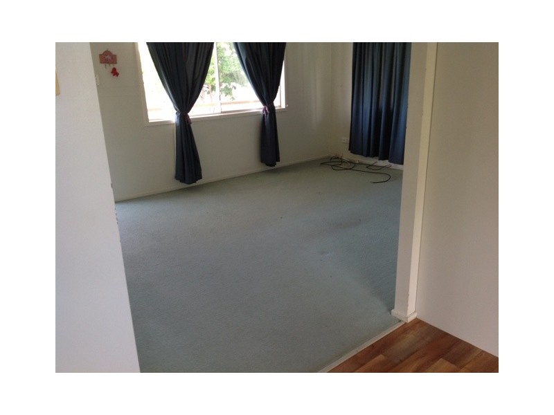 19 Cork Street, Blackwater QLD 4717