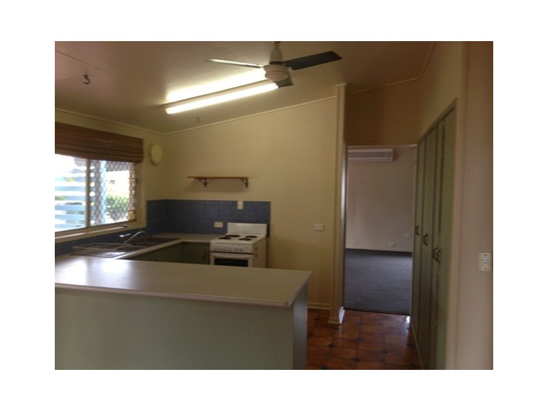 35 Stower Street, Blackwater QLD 4717