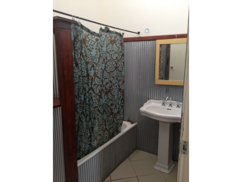 35 Stower Street, Blackwater QLD 4717