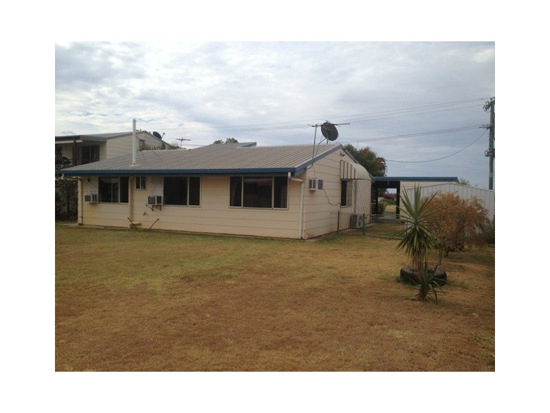 35 Stower Street, Blackwater QLD 4717