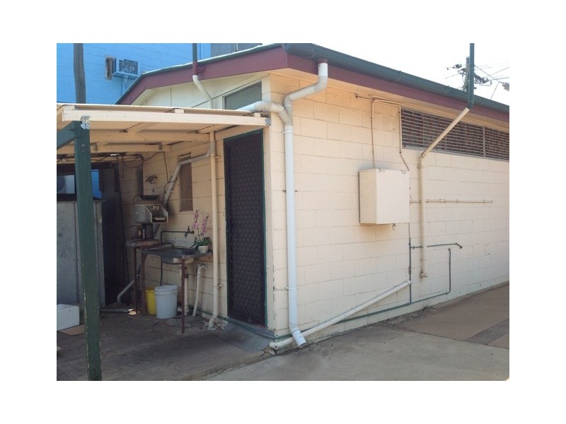 32 Railway Street, Blackwater QLD 4717
