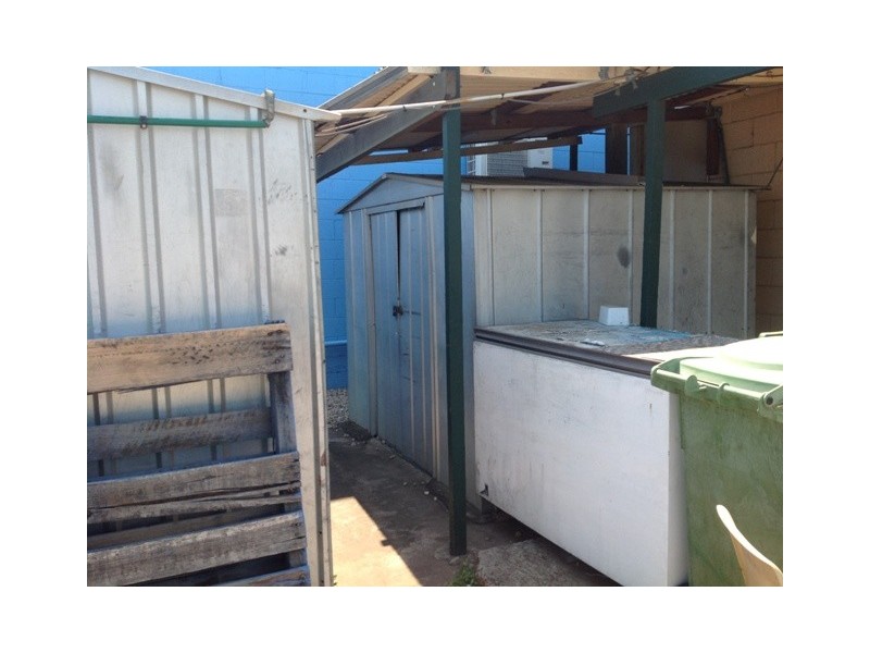 32 Railway Street, Blackwater QLD 4717