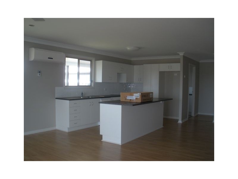 37 Manna Street, Blackwater QLD 4717