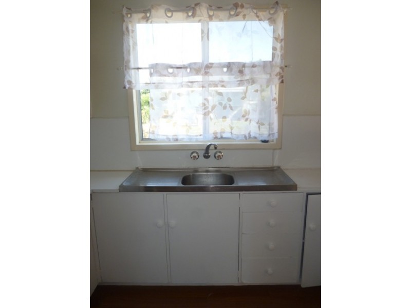 9 Blackbutt Street, Blackwater QLD 4717