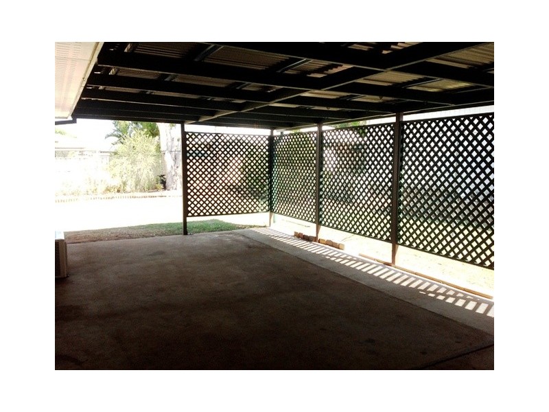 17 Arthur Street, Blackwater QLD 4717