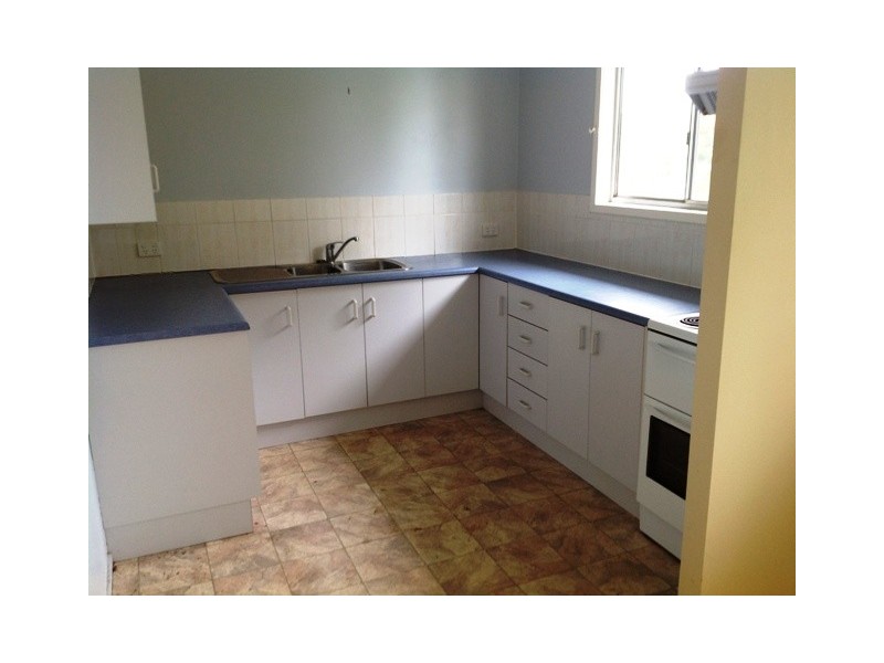 5 Bean Street, Blackwater QLD 4717