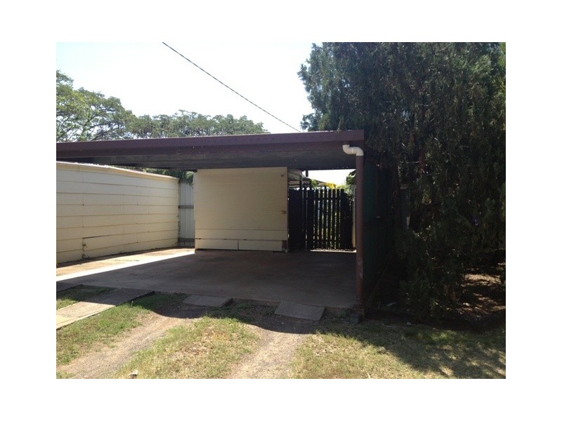 50 Stower Street, Blackwater QLD 4717