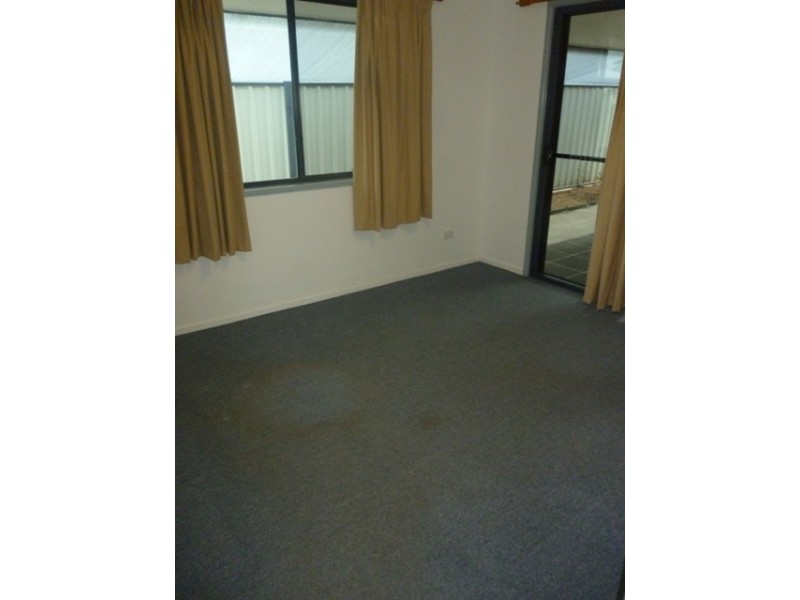 1A Long Street, Blackwater QLD 4717