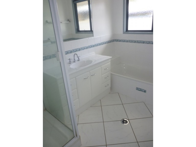 1A Long Street, Blackwater QLD 4717