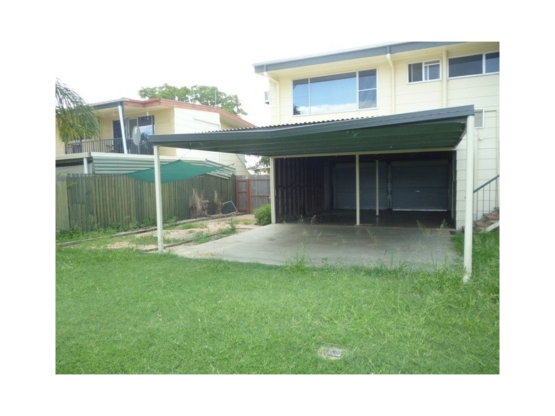 11 ADAMS, Blackwater QLD 4717