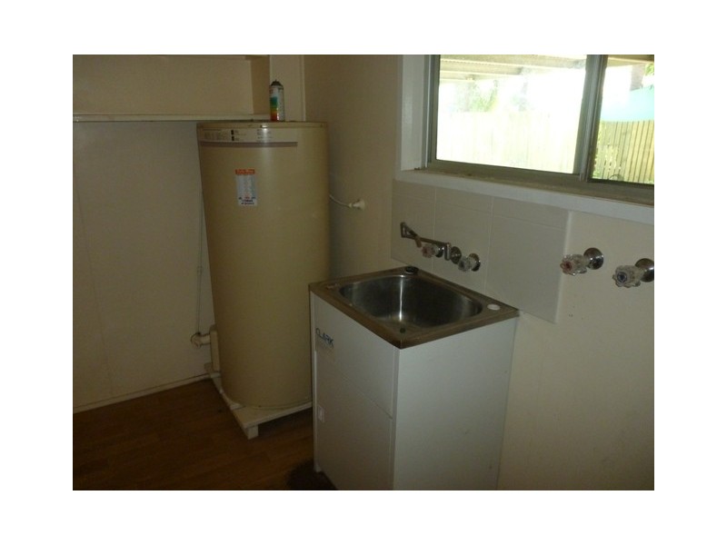 11 ADAMS, Blackwater QLD 4717