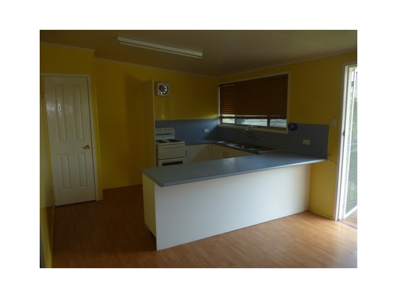 11 ADAMS, Blackwater QLD 4717