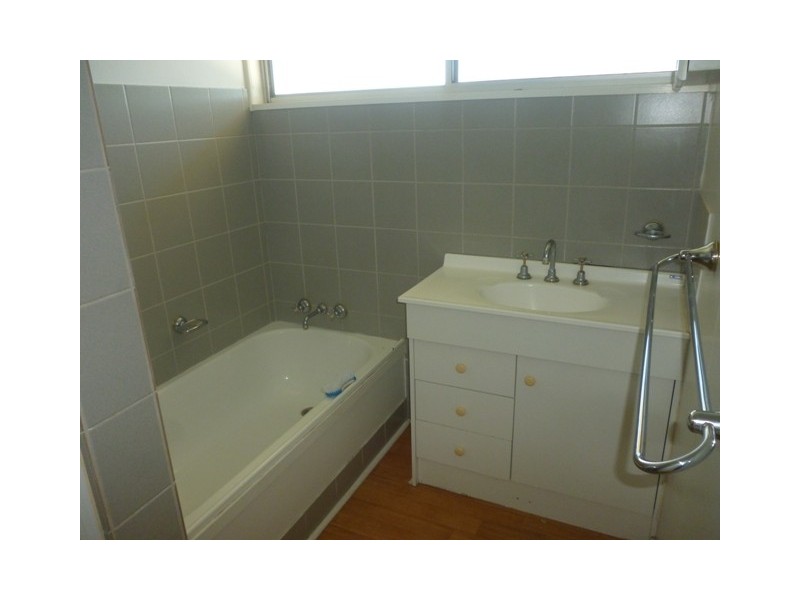 11 ADAMS, Blackwater QLD 4717