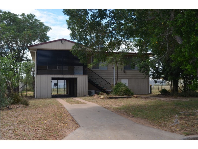 14 Bean Street, Blackwater QLD 4717
