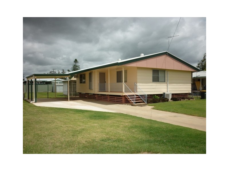 72  Arthur Street, Blackwater QLD 4717