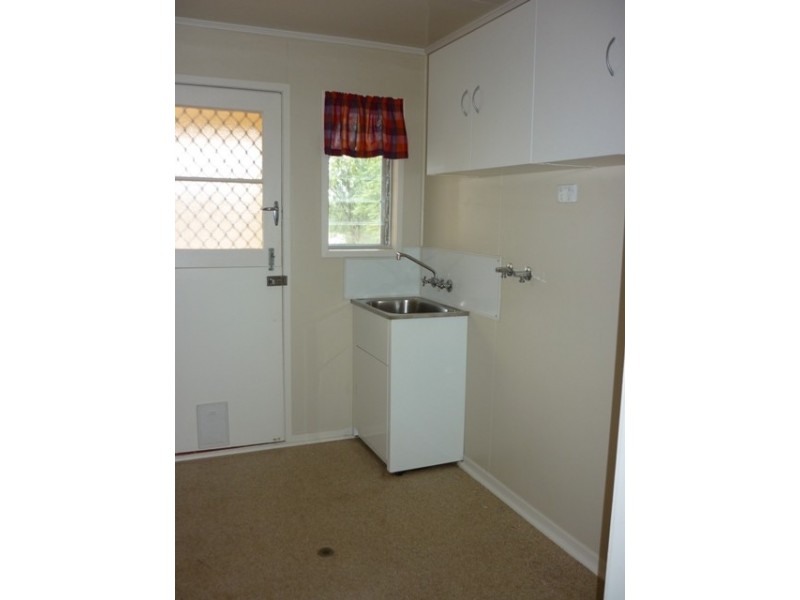 72  Arthur Street, Blackwater QLD 4717