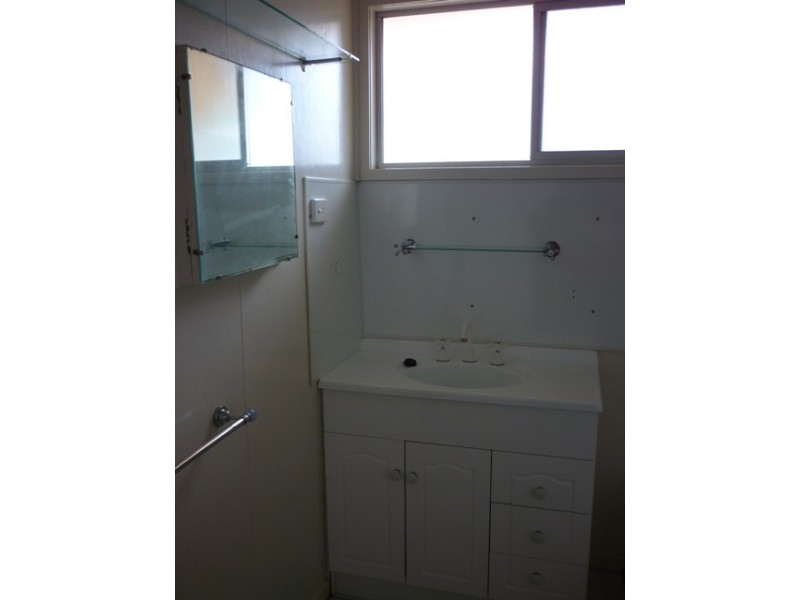 72  Arthur Street, Blackwater QLD 4717