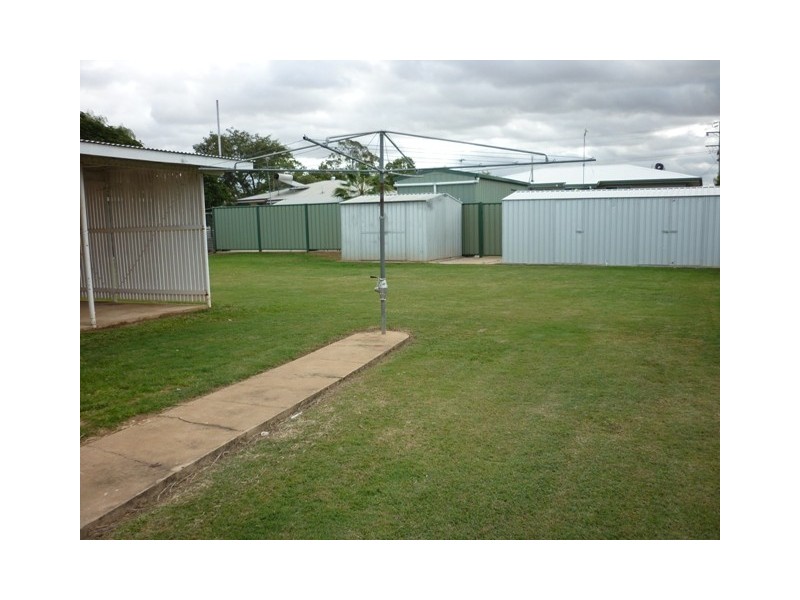 72  Arthur Street, Blackwater QLD 4717