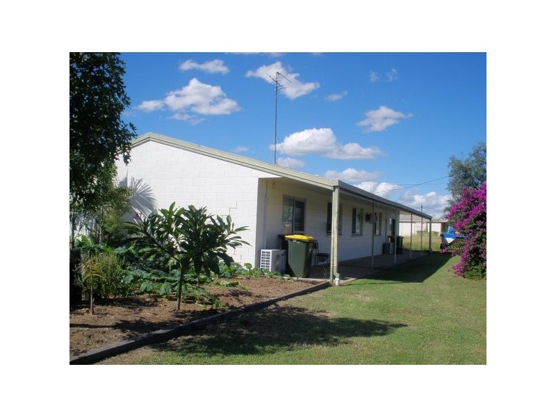 Unit2/22 Wilga Street, Blackwater QLD 4717
