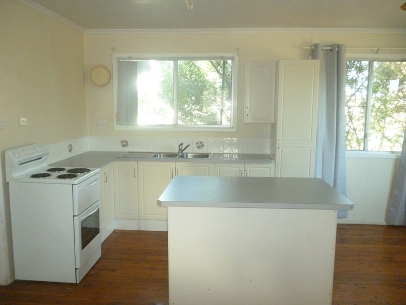 24 Gidyea Street, Blackwater QLD 4717