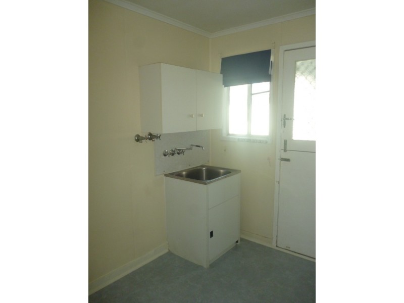 24 Gidyea Street, Blackwater QLD 4717