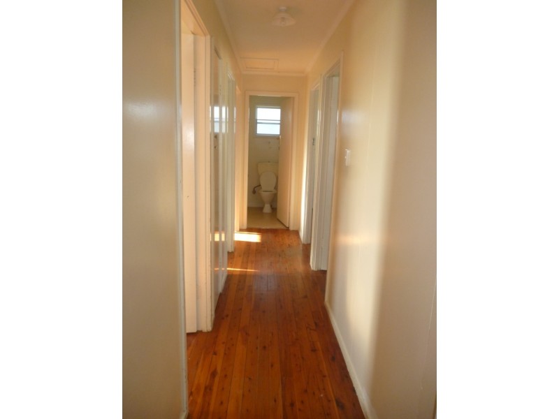 24 Gidyea Street, Blackwater QLD 4717