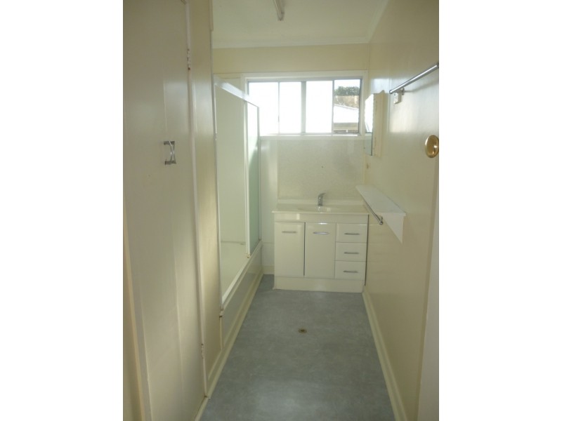 24 Gidyea Street, Blackwater QLD 4717