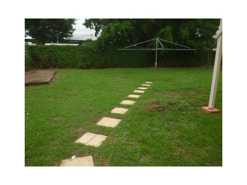 7 Gidyea Street, Blackwater QLD 4717