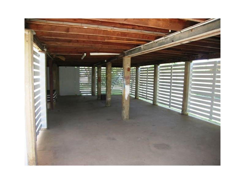 1 Seeman Street, Blackwater QLD 4717