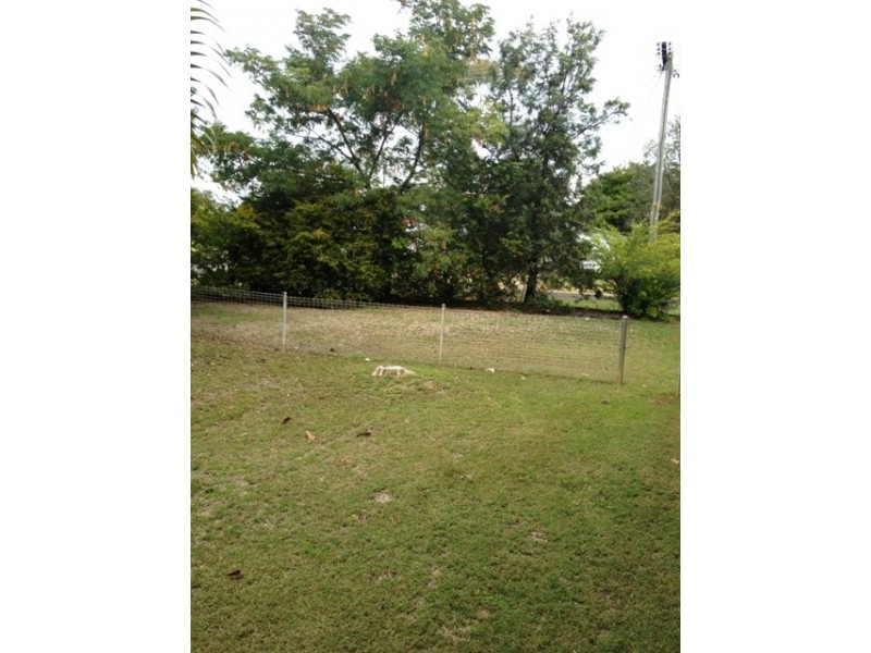 1 Seeman Street, Blackwater QLD 4717