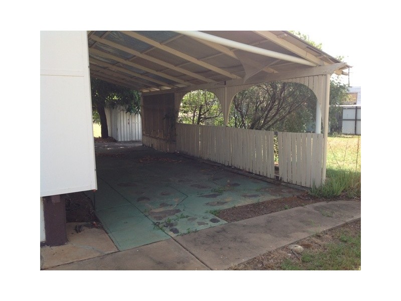 29 Arthur Street, Blackwater QLD 4717