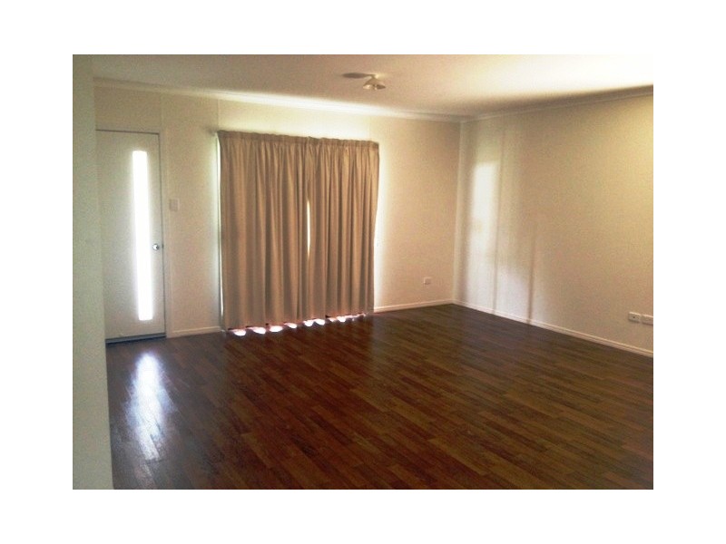 10 Hunter Street, Blackwater QLD 4717