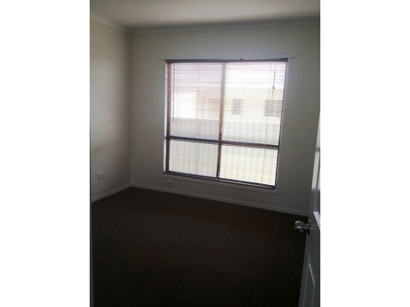 10 Hunter Street, Blackwater QLD 4717