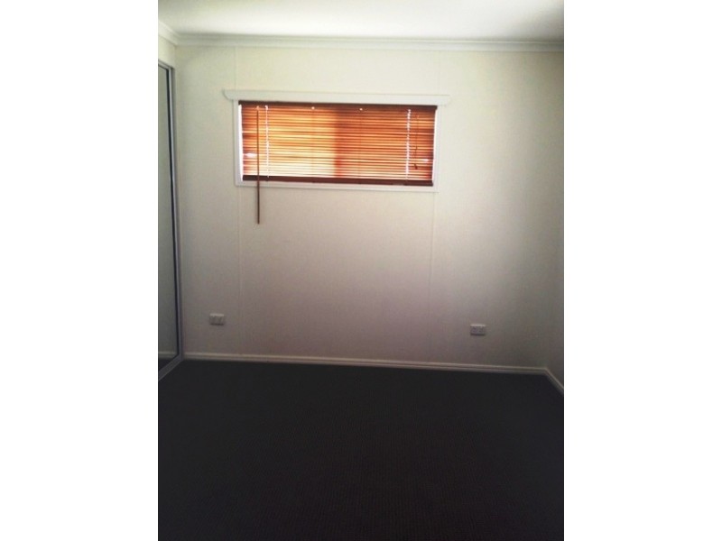 10 Hunter Street, Blackwater QLD 4717