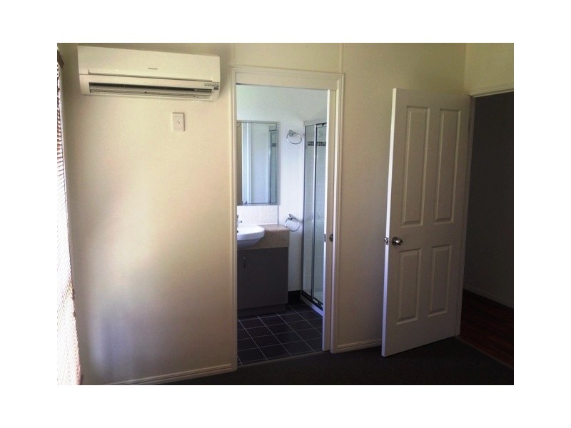 10 Hunter Street, Blackwater QLD 4717