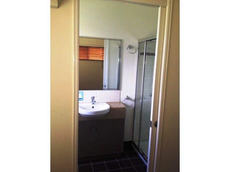 10 Hunter Street, Blackwater QLD 4717