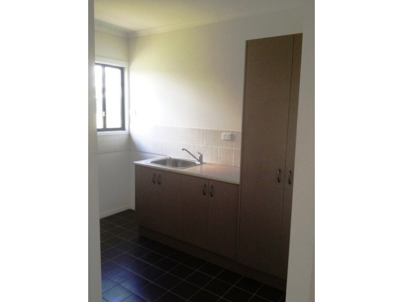 10 Hunter Street, Blackwater QLD 4717