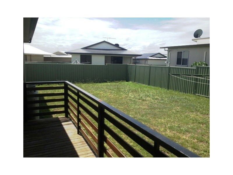 10 Hunter Street, Blackwater QLD 4717