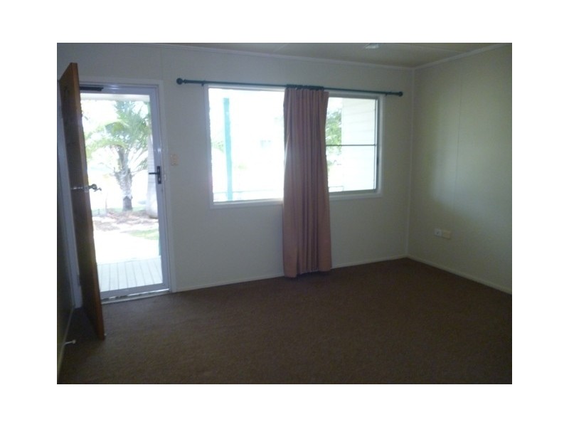 50 Wattle St, Blackwater QLD 4717