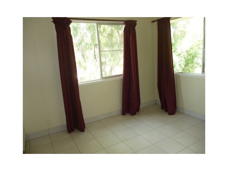 50 Wattle St, Blackwater QLD 4717