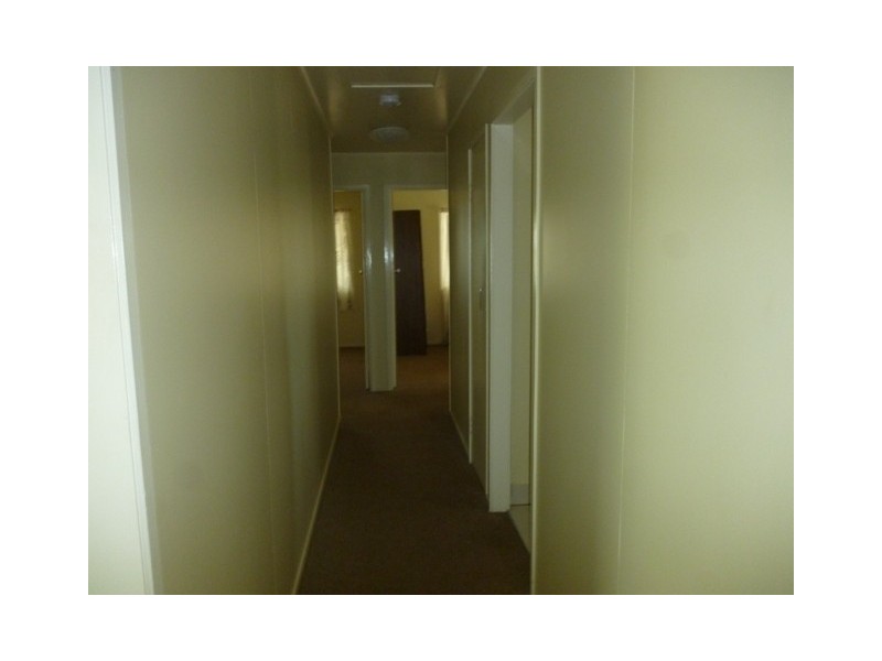 50 Wattle St, Blackwater QLD 4717