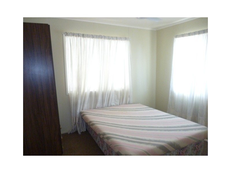 50 Wattle St, Blackwater QLD 4717