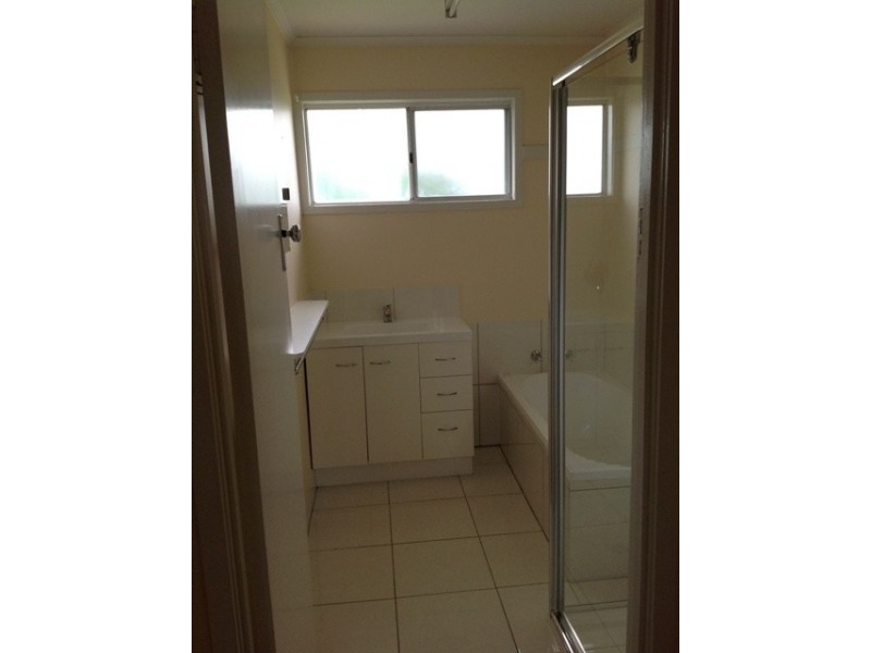 10 Acacia Street, Blackwater QLD 4717