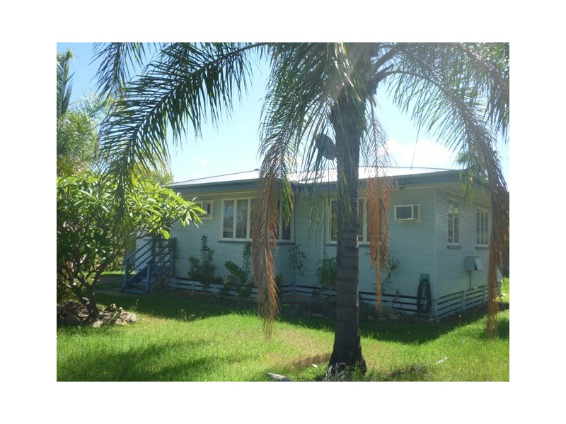 2 ARNOLD STREET, Blackwater QLD 4717