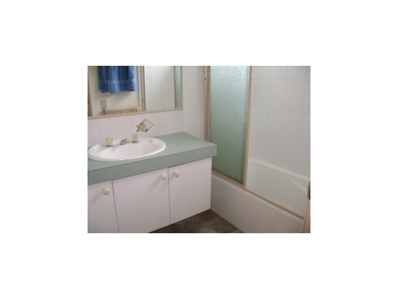 5 Mangrove Street, Blackwater QLD 4717