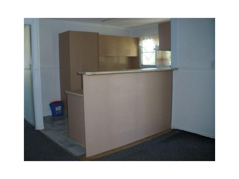 12 Arnold St, Blackwater QLD 4717