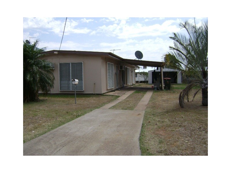 1/36 Taurus Street, Blackwater QLD 4717