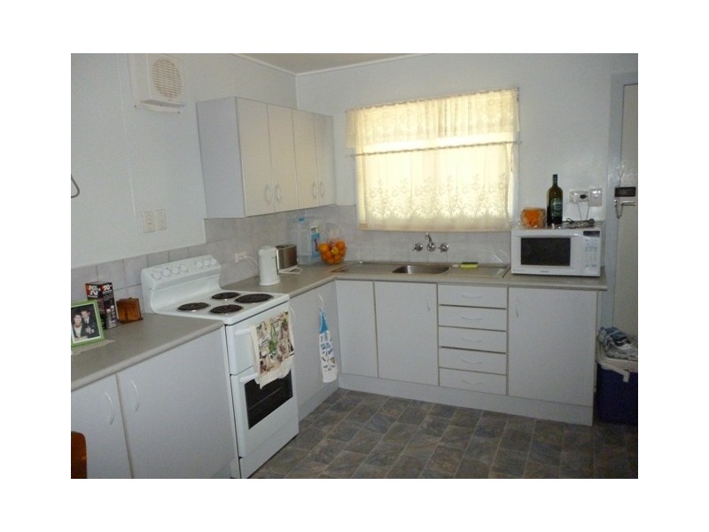 1/36 Taurus Street, Blackwater QLD 4717